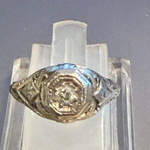 Estate 18k antique art deco diamond Women's Ring with Geometric Design